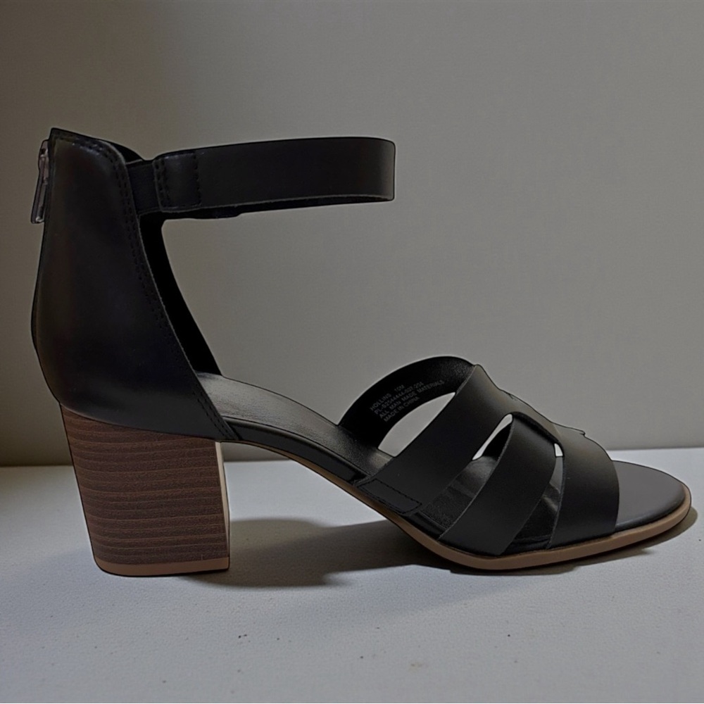 FRYE AND CO Block Heeled Sandals Black Strappy Women’s Size 10 New in Box